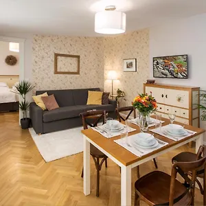 Daire Seno6, Prag