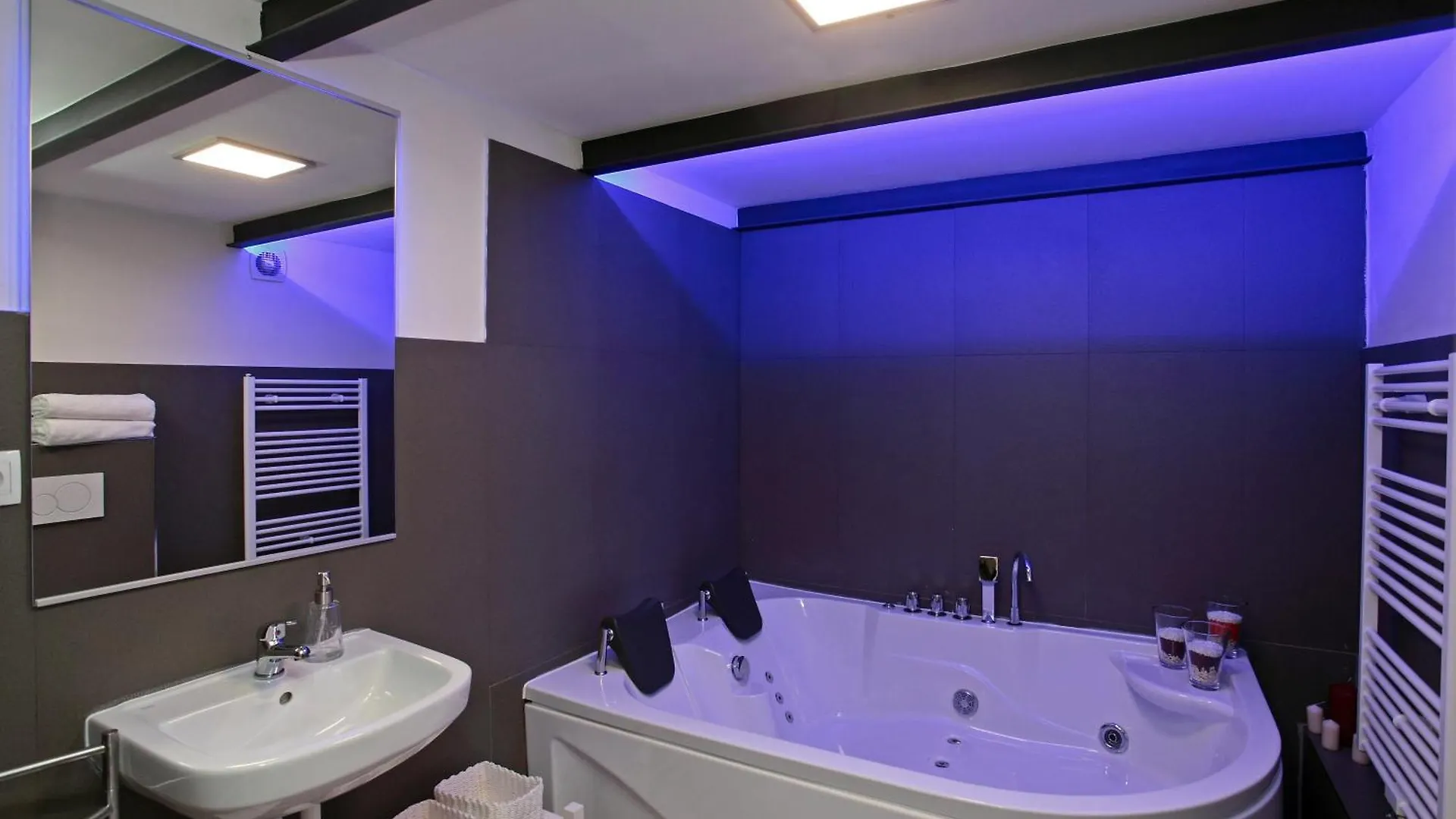 Apartment House - The Modern Flat Prag