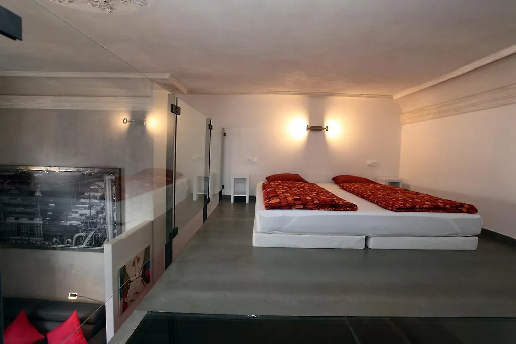 Apartment House - The Modern Flat Praga