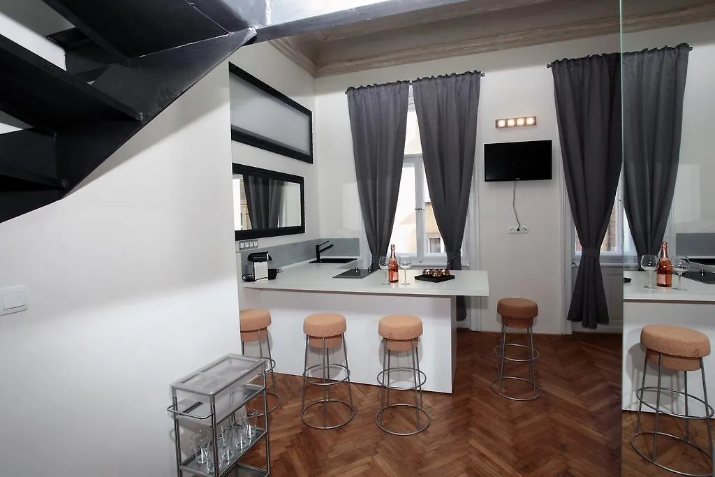Apartment House - The Modern Flat Praga