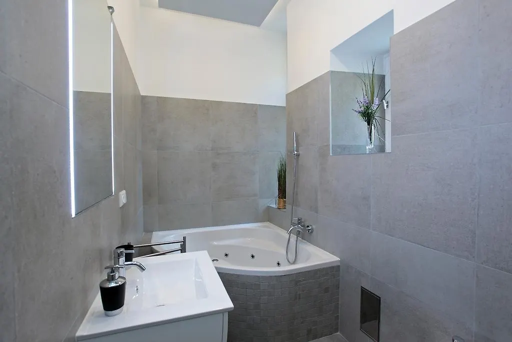 Apartment House - The Modern Flat Prag 0*,